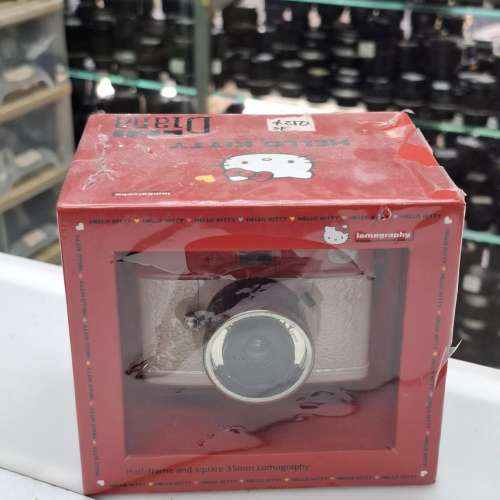 DIANA F+ MINI 半格  LOMO HELLO KITTY DIANA F+ MINI 半格 NEW