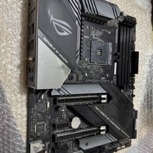 ASUS ROG X570-E ATX + R7 3700X CPU