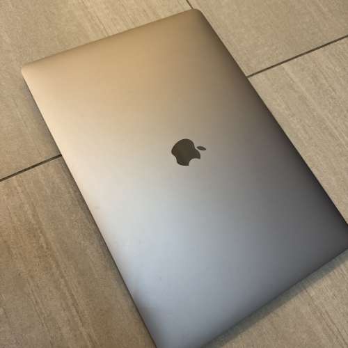 MacBook Pro 2019 i9 16