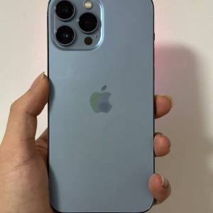 iPhone13 Por Max 1tb電池效能99 % ，跟一個全新原裝玻璃貼同埋一個手機套！