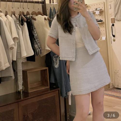 British Berry Eevee. Co Baby Blue小香風TWEED短裙 (原價$368)