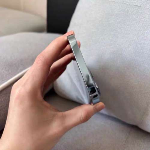 iPhone 13 Pro Max 1tb 天藍峰，5G 雙咭/電池效能91 ％，使用原裝case 同貼mon貼  ...