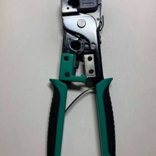 台灣製造專業型多功能8吋網線鉗。85 ～90 ％新，清屋平售38元。