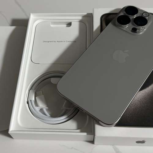 98 % new iPhone 15 Pro max 256g