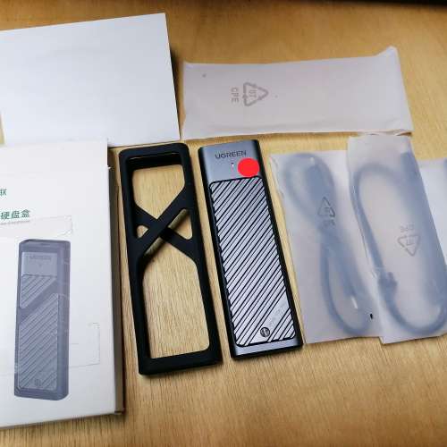 UGREEN M.2 硬盤盒，(接近全新)。