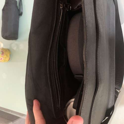 黑色皮革郵差包 筆記型電腦公事包 可議