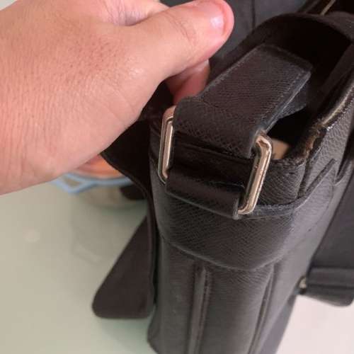 黑色皮革郵差包 筆記型電腦公事包 可議