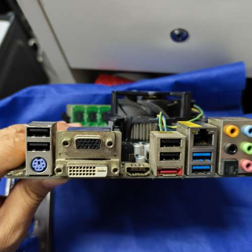 Asrock B75M-ITX + I5 3570s + 4Gx2 DDR3