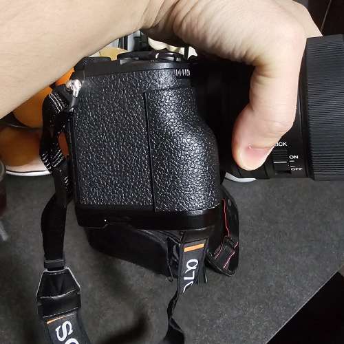 Sony A7C2 保到25年10中，未登記