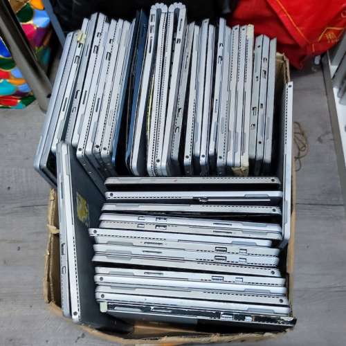 大量surface Pro全部99元起唔洗100元,最高都係180元一部.全部爆芒有著機有唔著機，...