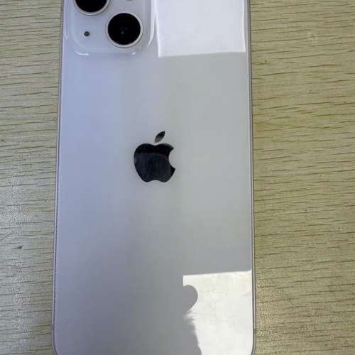 Apple iPhone 13 512G ， 6.1寸大螢幕，電池效能96 ％，功能全部正常運作，已貼貴價...