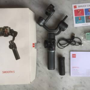 $800 - 99%新 (未出外用, 無花) ZHIYUN 智雲 Smooth 5 三軸手機穩定器 是一款為手機...