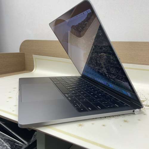 (荃灣實體店，新淨頂配靚機😍，超高質素，i7❤‍🔥新款type c充電)Apple macbook p...