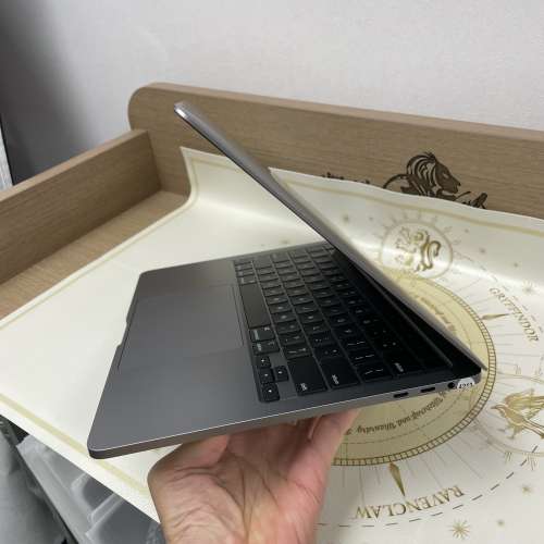 (荃灣實體店，頂配touch bar😍)Apple macbook pro 2020/i7/16GB ram/512GB ssd/最...