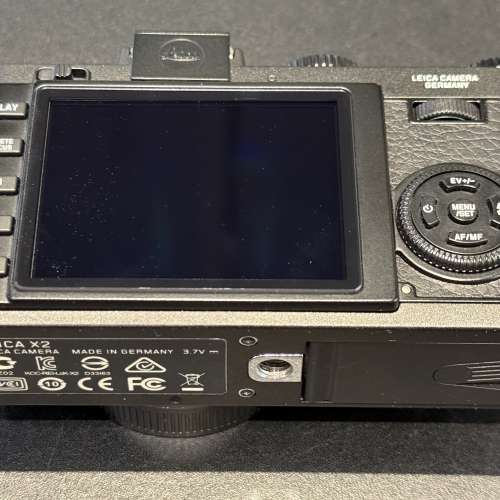 Leica X2 black digital compact camera with charger