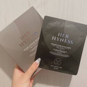HER HYNESS Instant Glow Black Mask