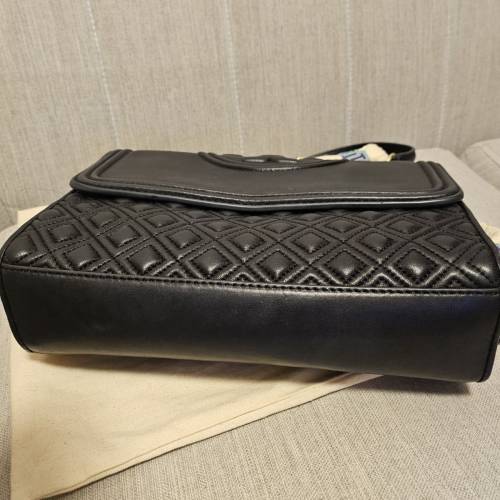 Tory Burch 黑色金鏈手袋