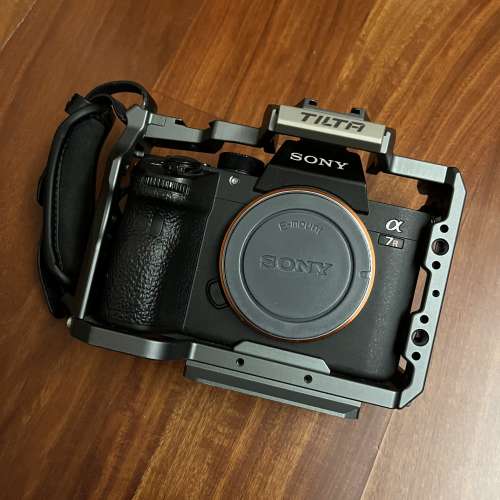 Sony a7r3 a7riii + Tilta cage + L-Plate