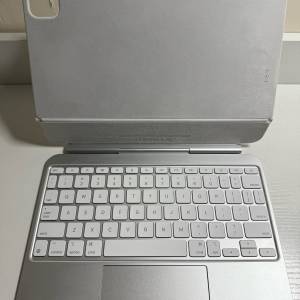 Magic Keyboard for iPad Pro M4 2024 11 White