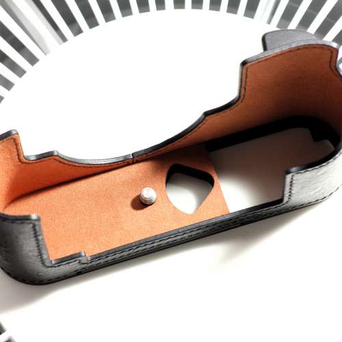 High Class Leather half case for Leica M11 use