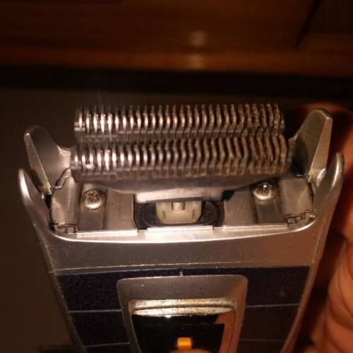 讓售閑置Panasonic(松下)男仕可充電式電動剃須刀