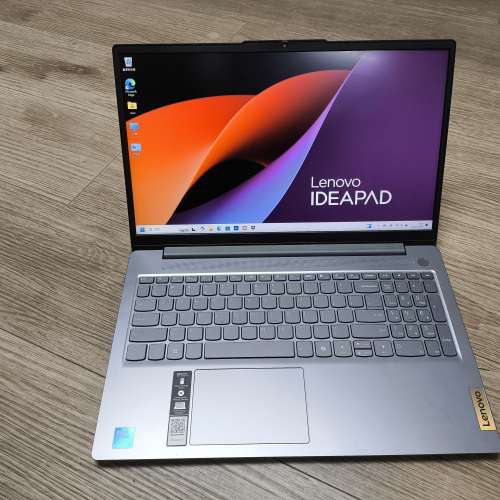 2024 Lenovo silm 3 core 5 16g ram 1tb ssd.win 11.office 2021.