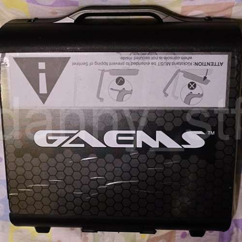 Gaems Sentinel Pro XP 1080P 17.3" Portable Gaming Monitor G170FHD (螢幕有問題)