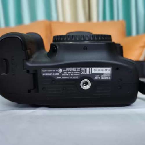 佳能80d單反相機旗艦整套，拍照錄視頻沒有雜音，出片好看，街拍旅拍都完美，功能完...