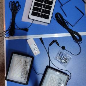 一拖二太陽能充電防水露營燈