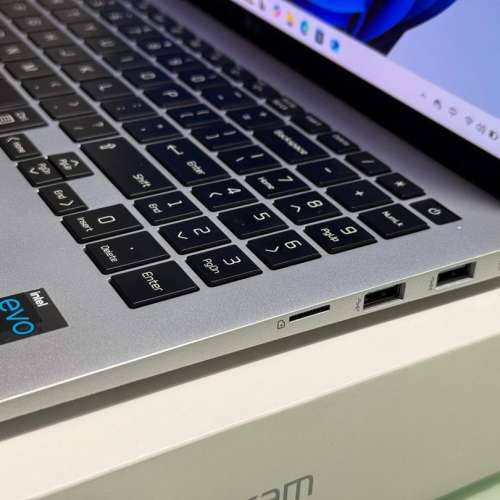 LG Gram 16吋 i7 1.19kg 極輕 Notebook Laptop Windows 11
