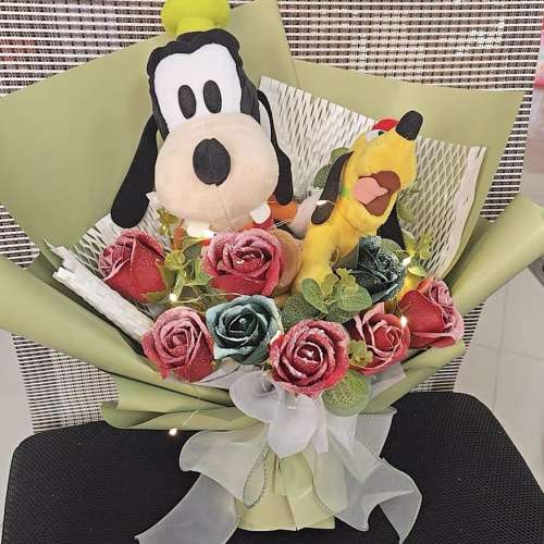 獨家正版 專業花藝師主理：德國miffy公仔花束 迪士尼布魯托 高飛聖誕花束 外面賣$5x...