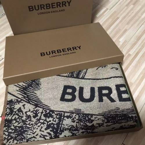 Burberry 雙面羊毛披肩
