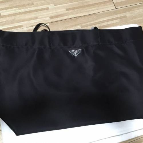 Prada 袋