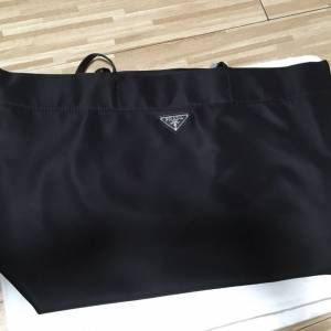 Prada 袋