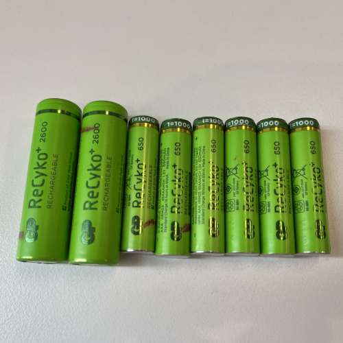 90% 新 Energizer 勁量 ni-MH CHVCM4-UK 充電器 (另附 2 顆舊 GP 2600 mAh AA 及 6 ...