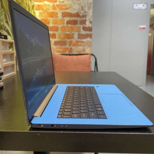 [< 1 kg] Acer Swift 5 SF514-52 (8代四核 i5 / 14" 全高清 / Win 11 / 永久Office...