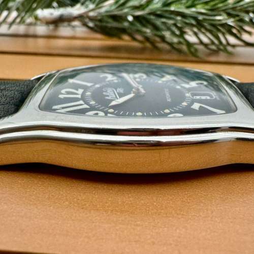 DuBois 1785 Tonneau Automatic 機械自動錶