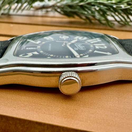 DuBois 1785 Tonneau Automatic 機械自動錶