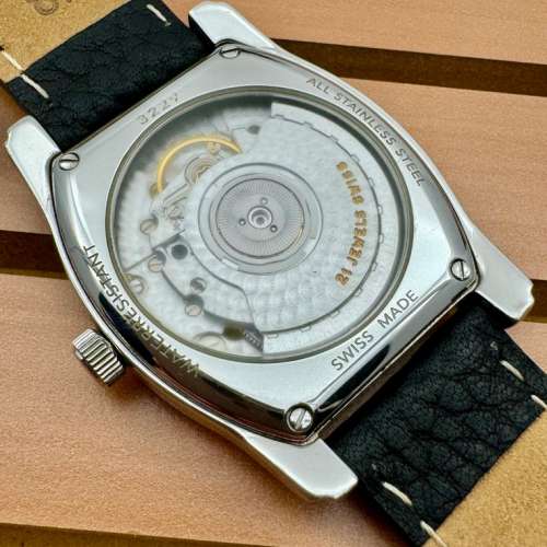 DuBois 1785 Tonneau Automatic 機械自動錶