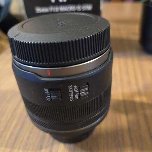 Canon RF 35mm F1.8 Macro IS STM