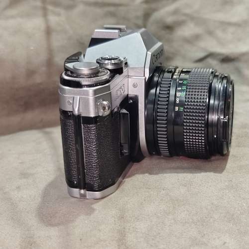 Canon AE1 AE-1 + 50/1.4 film camera
