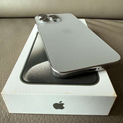 完美無花 香港行貨 iPhone 15 pro Max 1TB 原色 鈦金屬 Natural Titianium