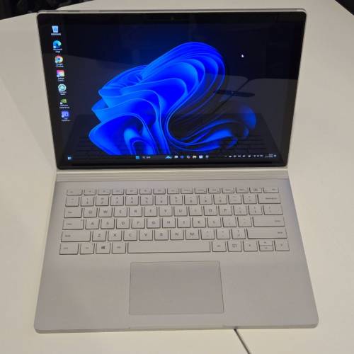 Microsoft Surface Book 2 i7 16GB Ram 512GB SSD GTX1050獨顯