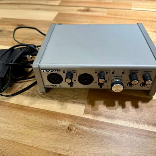 SERIES 102i, 10進/2出USB音訊/MIDI接口