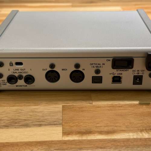 SERIES 102i, 10進/2出USB音訊/MIDI接口