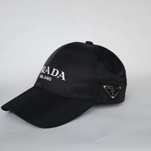 Prada 黑色鴨舌帽