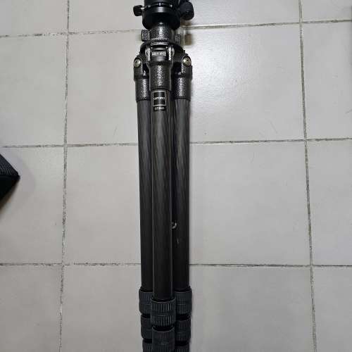 Gitzo GT 2541 6X 三腳架 with  Markins Q20 Ball Head
