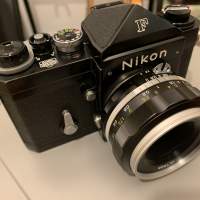 Nikon F black paint Nippon Kogaku logo 大F eye level finder