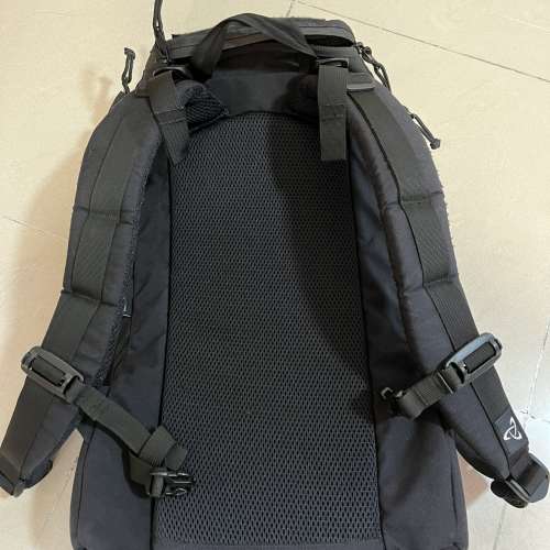 黑色Mystery Ranch 1 Day Assault 背囊/背包 九成新 美國制軍版 外觀新淨 裡面個tag...