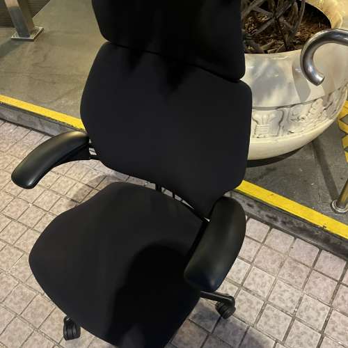 頂級人體工學椅Humanscale Freedom  黑色七八成新,功能正常 有興趣可黎葵涌有利工業...